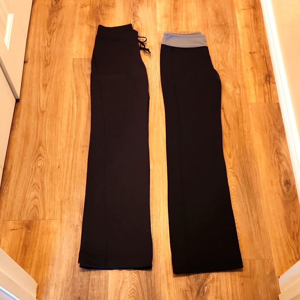 2 pairs of flare leggings